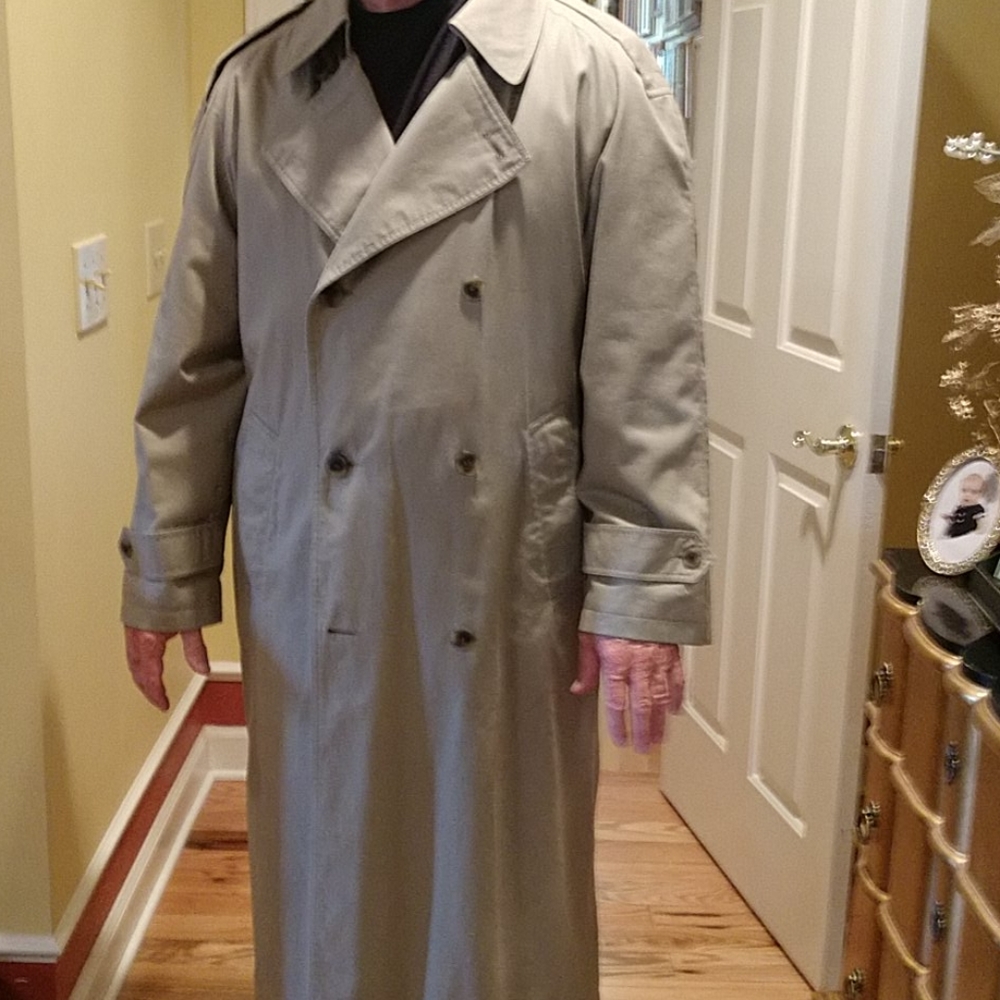 Roundtree and York Trenchcoat - Picture 1 of 10